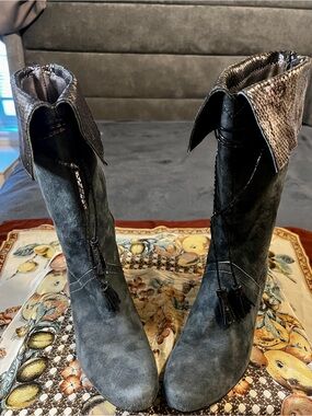 Carisima Italy Vtg Wms Gray Suede Metallic Python Tassel Witchy Steampunk Boot 8